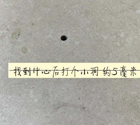 册亨瓷砖空鼓维修公司专业解答在瓷砖铺贴过程中，如果砂料搅拌不均匀，将会带来以下问题