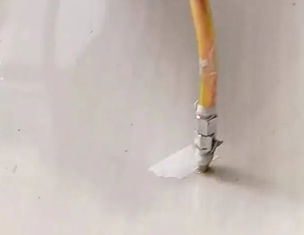 册亨瓷砖空鼓维修公司专业解答在瓷砖铺贴过程中，如果使用的砂料过粗（如全部使用了粗砂），可能会导致以下问题